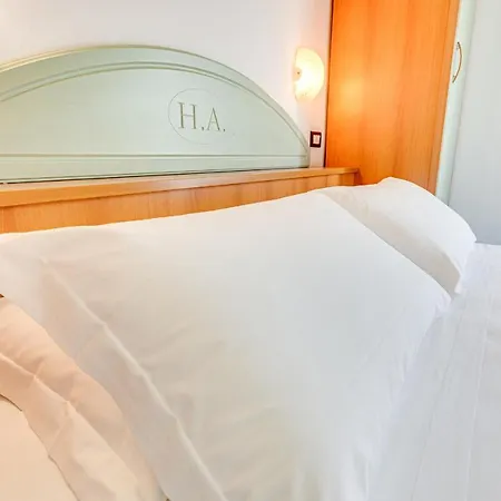 Augustus Hotel 3*